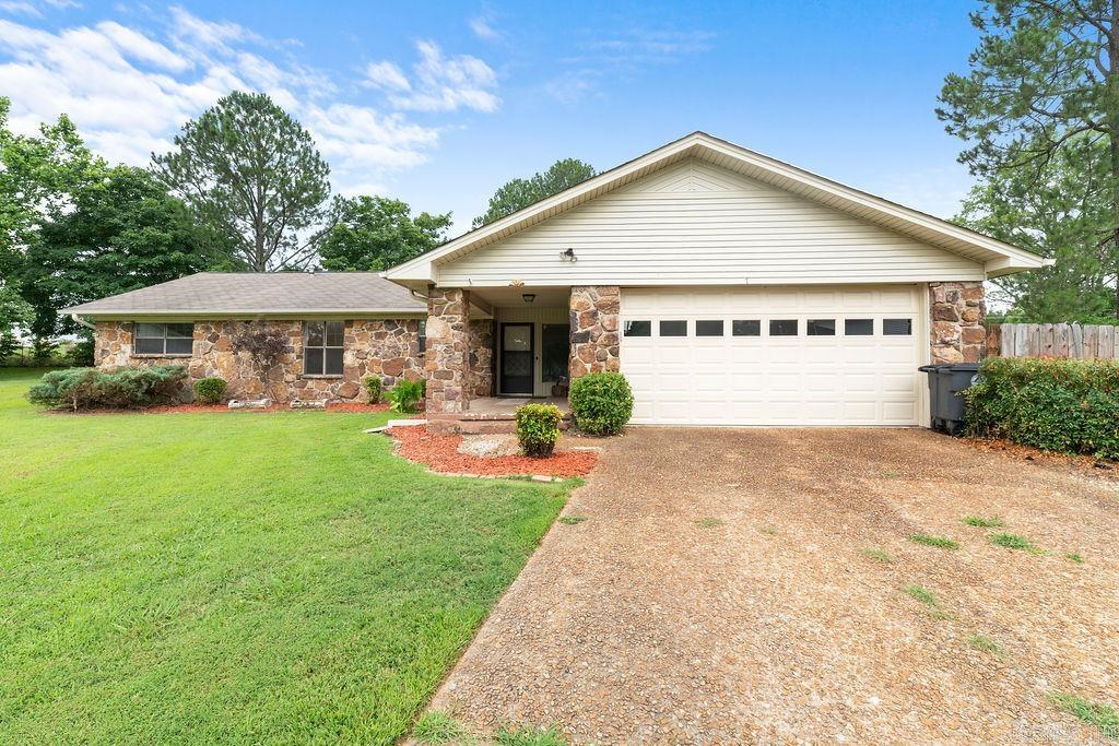 Teresa Cir, Searcy, AR 72143