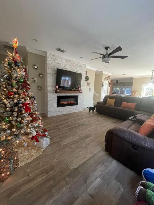 3134 Ne 3rd Dr, Homestead, FL, 33033-7197 | Card Image