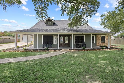 1324 Camellia St, Bridge City, TX, 77611-2202 | Card Image