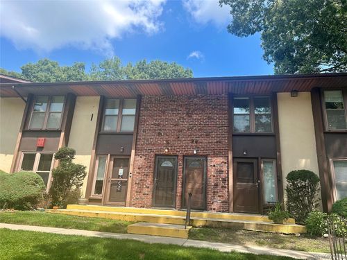 18-18 Cedar Ct, Selden, NY, 11784-3922 | Card Image