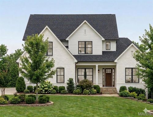 556 Graeser Rd, Creve Coeur, MO, 63141-7700 | Card Image