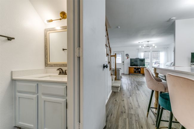 174 Merlin Way, Townhouse with 2 bedrooms, 2 bathrooms and null parking in Euless TX | Image 7