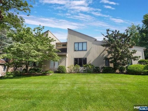 5 Bourbon St, Wayne, NJ, 07470-5419 | Card Image