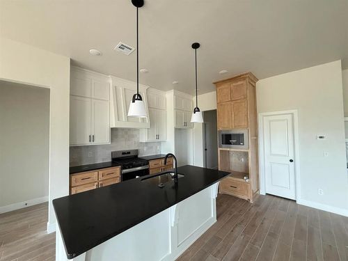 2706 Belle Crossing Dr, Enid, OK, 73703-7059 | Card Image