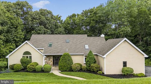 376 Harshaw Dr, Chester Springs, PA, 19425-9608 | Card Image