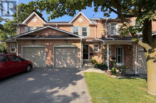 2-2575 Parmeer Dr, Mississauga, ON, L5C2Y3 | Card Image