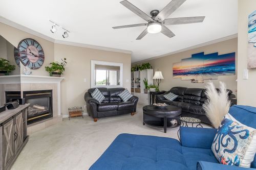 201-14934 Thrift Ave, White Rock, BC, V4B2J9 | Card Image