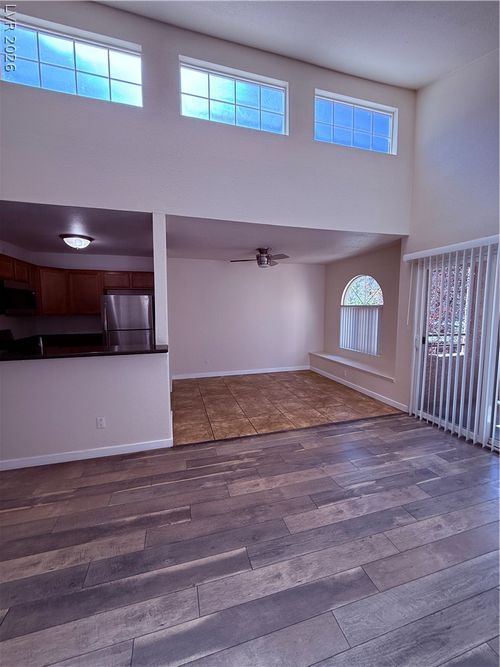 260-9325 W Desert Inn Rd, Las Vegas, NV, 89117-6702 | Card Image