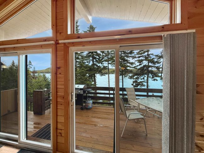 521 Beach Rd, House other with 2 bedrooms, 2 bathrooms and null parking in Pittsburg NH | Image 4