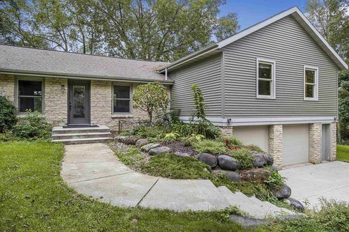 970 Water St, Prairie Du Sac, WI, 53578-1001 | Card Image