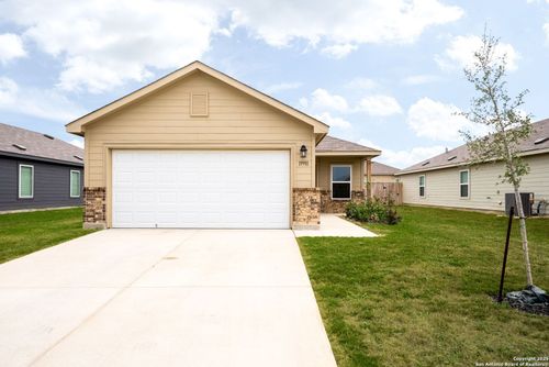 19911 Wyatt Earp Way, Lytle, TX, 78052-2265 | Card Image