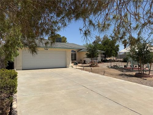 7695 Chaparral Dr, Kingman, AZ, 86401-9436 | Card Image