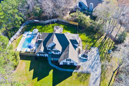 809 Broadmoor Ct, Morehead City, NC, 28557-8930 | Card Image