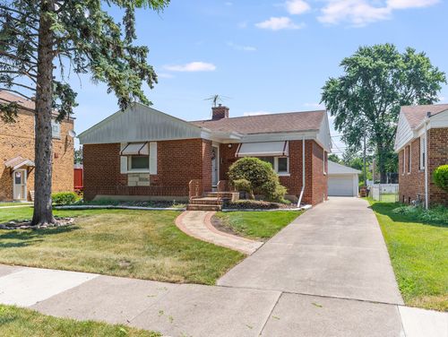 2443 S 4th Ave, North Riverside, IL, 60546-1212 | Card Image