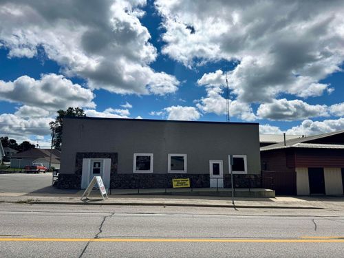 306 W Main St, Calmar, IA, 52132-7753 | Card Image