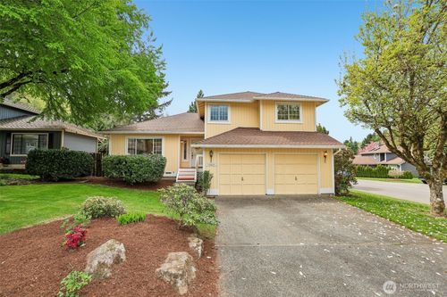 15601 160th Ct Se, Renton, WA, 98058-6304 | Card Image
