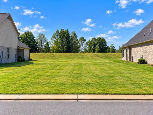 60 Doral Loop, Oakland, TN, 38060-2501 | Card Image