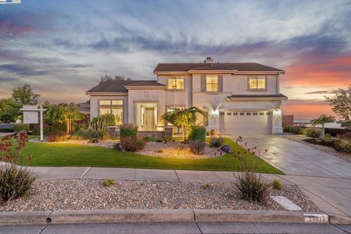 28817 Bailey Ranch Rd, Hayward, CA, 94542-2168 | Card Image