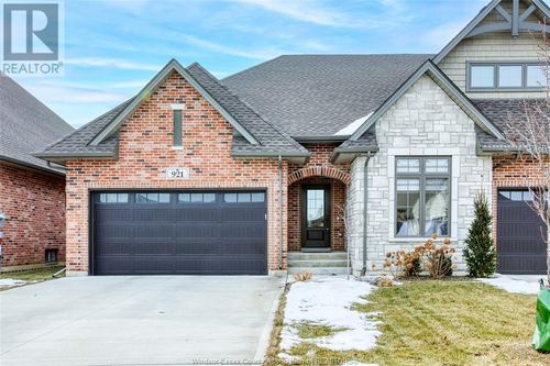 921 St Jude Crt, Windsor, ON, N9G0B7 | Card Image