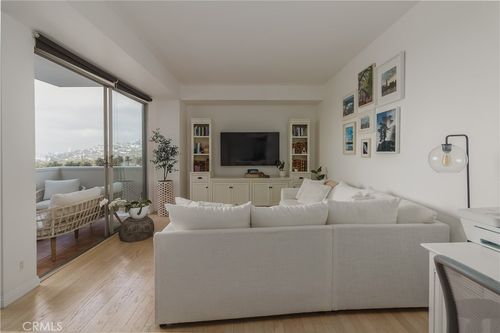 1008-7250 Franklin Ave, Los Angeles, CA, 90027-4659 | Card Image
