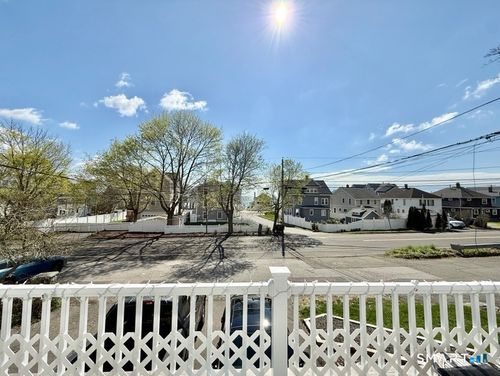 39 Edgefield Ave, Milford, CT, 06460-7829 | Card Image