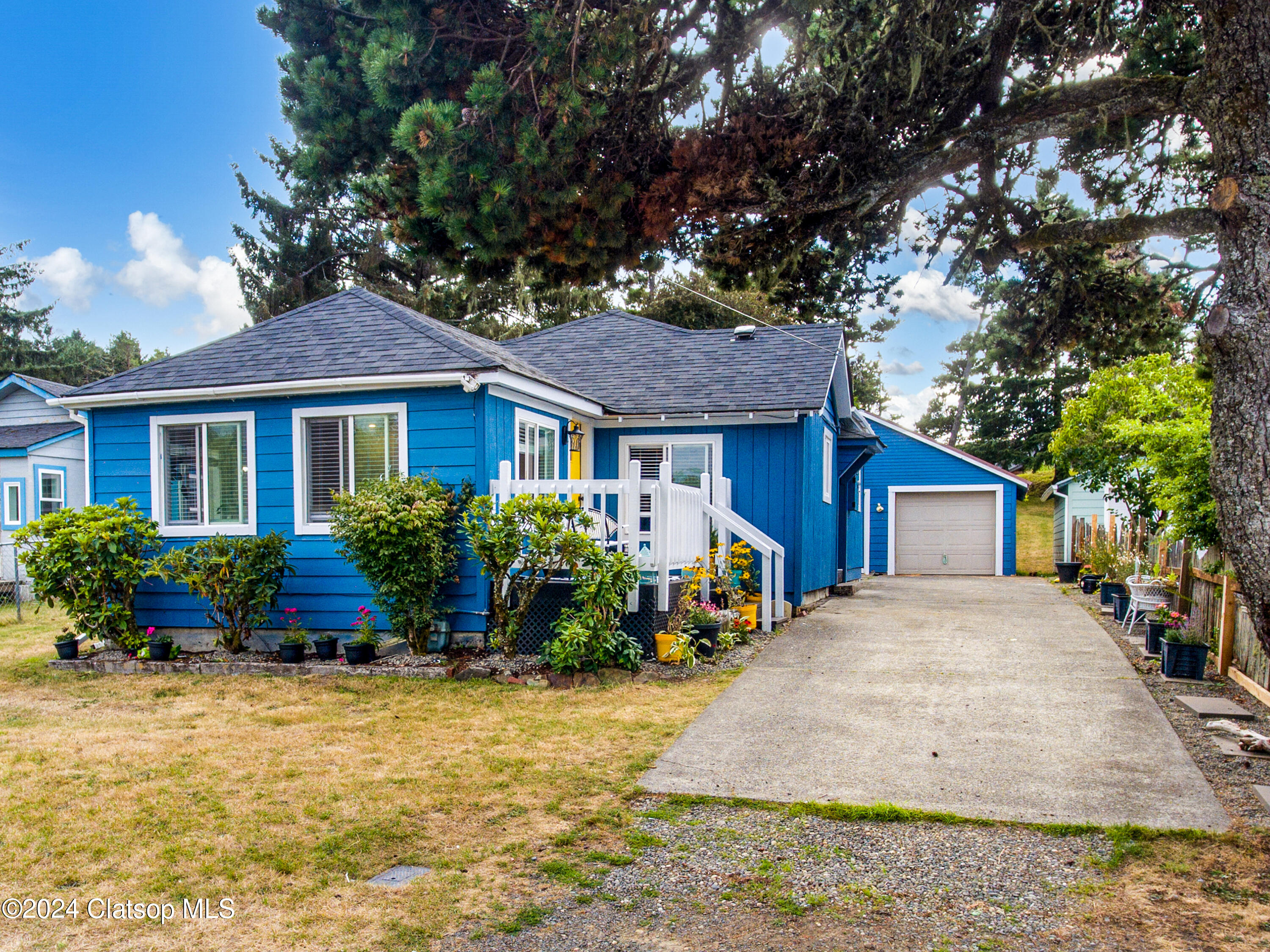 Lewis Rd, Warrenton, OR 97146