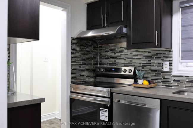 3 Gold Finch Crt, House other with 3 bedrooms, 2 bathrooms and 2 parking in Brampton ON | Image 7