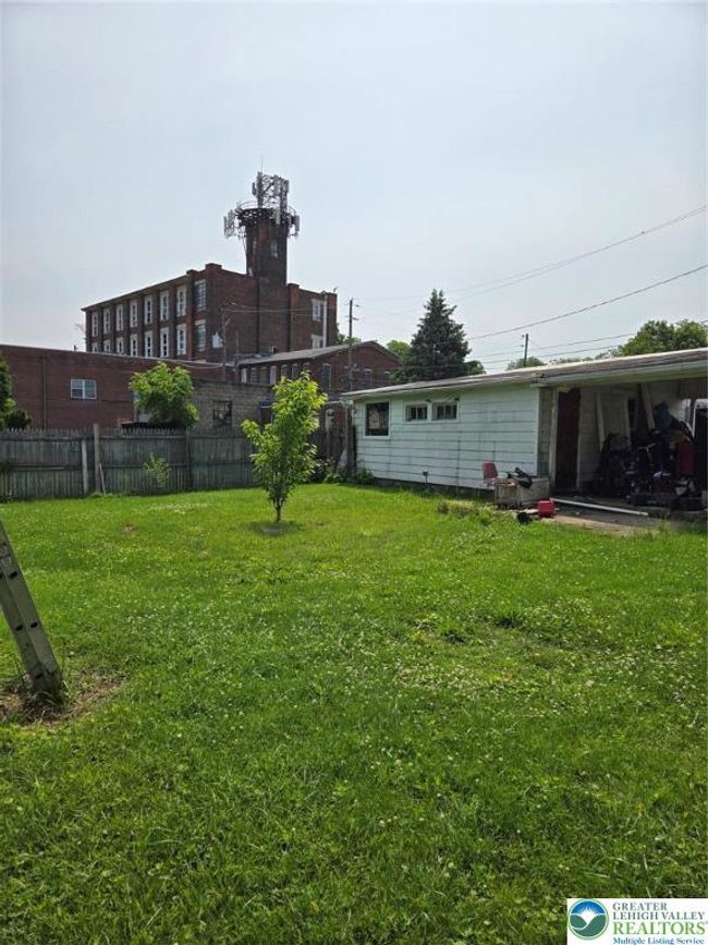 2018 Hanover Ave, House other with 4 bedrooms, 2 bathrooms and null parking in Allentown PA | Image 33