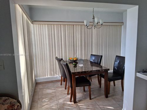 apt-211-300 Ne 191st St, Miami, FL, 33179-3885 | Card Image
