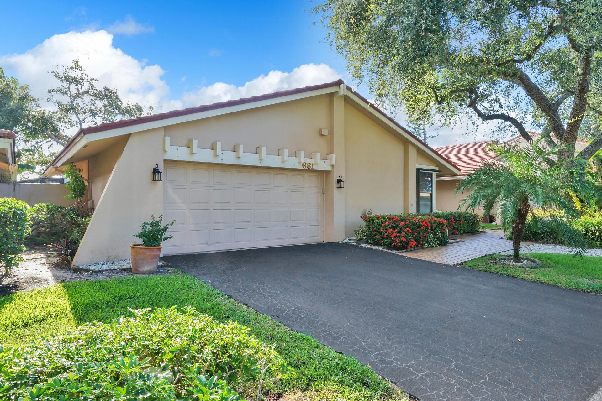 Deer Creek Hollows Cir, Deerfield Beach, FL 33442