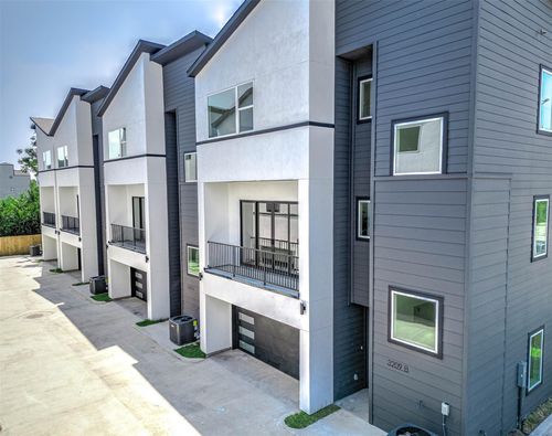 b-3209 St Emanuel St, Houston, TX, 77004-3142 | Card Image