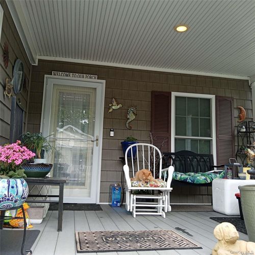 539-1661 Old Country, Riverhead, NY, 11901 | Card Image