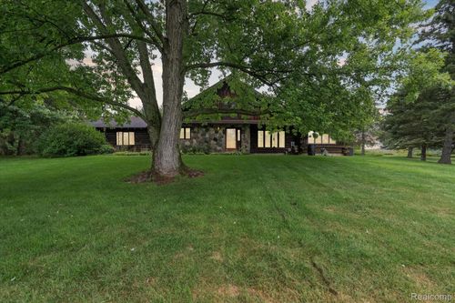 14960 Holmes Rd, Gregory, MI, 48137-9432 | Card Image