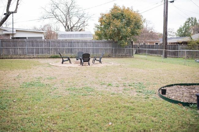 1505 Yucca St, House other with 3 bedrooms, 2 bathrooms and null parking in Midlothian TX | Image 18
