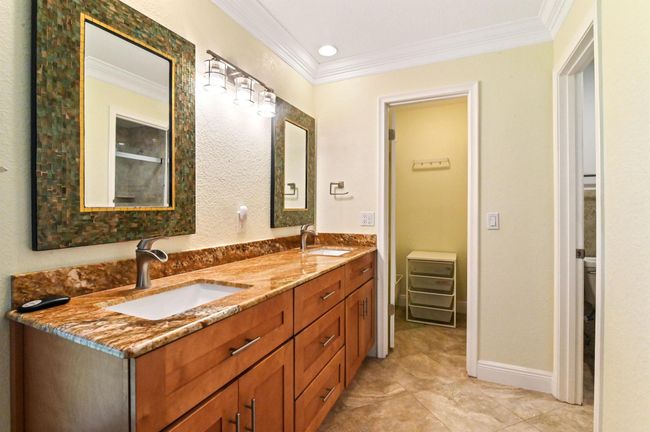 APT-204 - 1051 Orange Ter, Condo with 2 bedrooms, 2 bathrooms and null parking in Delray Beach FL | Image 12