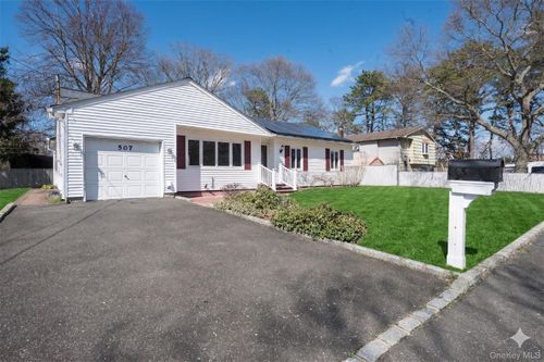 507 Joan St, Ronkonkoma, NY, 11779-6275 | Card Image