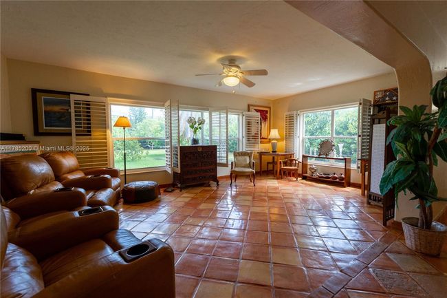 8001 Sw 133 Rd St, House other with 3 bedrooms, 3 bathrooms and null parking in Pinecrest FL | Image 11