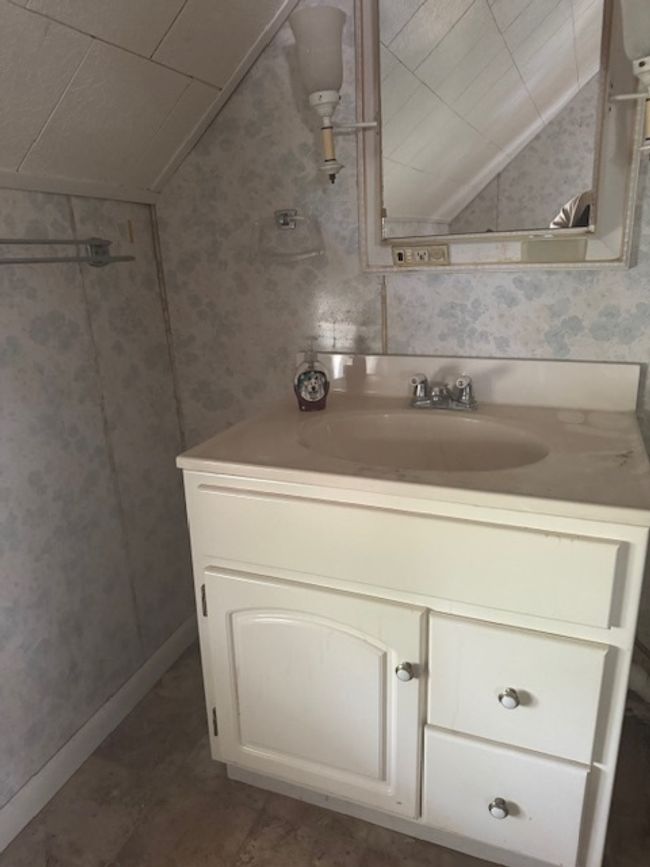 303 Prairie St, House other with 3 bedrooms, 1 bathrooms and 3 parking in Pontiac IL | Image 14