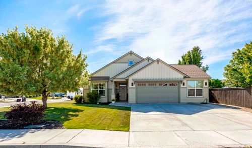 6118 Road 90, Pasco, WA, 99301-8667 | Card Image