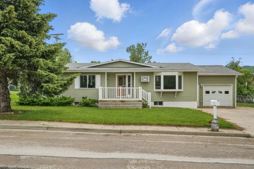 805 Harding St, Spearfish, SD, 57783-2517 | Card Image