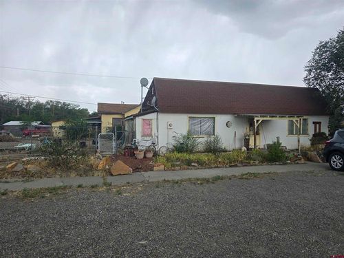 747 N Ute Ave, Montrose, CO, 81401-3048 | Card Image