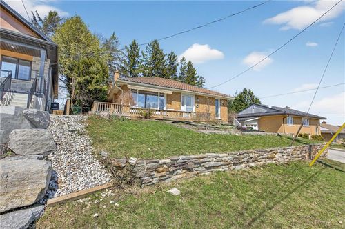 270 Mausser Ave, Kitchener, ON, N2M3L1 | Card Image