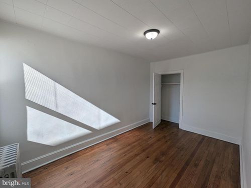 828 Jefferson Ave, BRISTOL, PA, 19007-3915 | Card Image