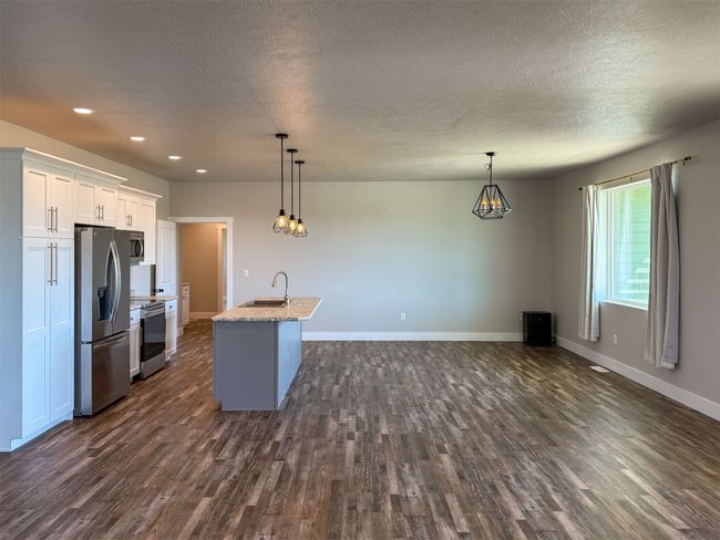 Open concept; living/dining/kitchen | Image 9