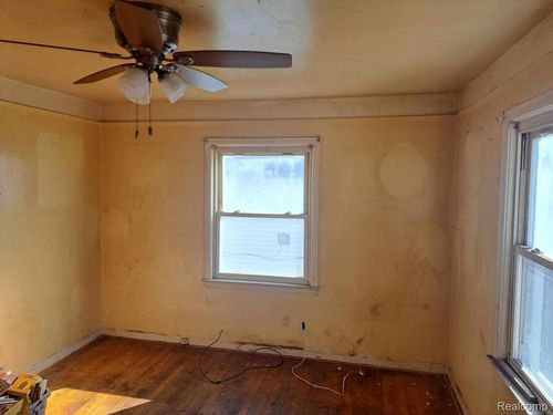 5109 S Hubbard St, Wayne, MI, 48184-2517 | Card Image