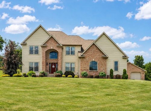 140 Skyview Dr, New Castle, PA, 16102-3648 | Card Image
