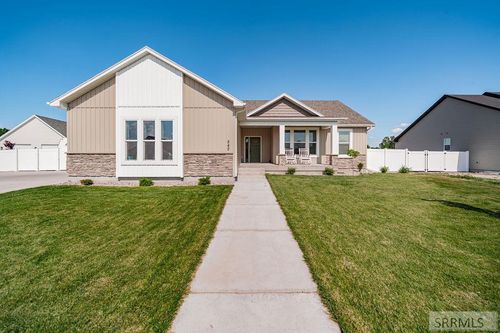 542 Steinfeld Dr, Ammon, ID, 83401-2415 | Card Image
