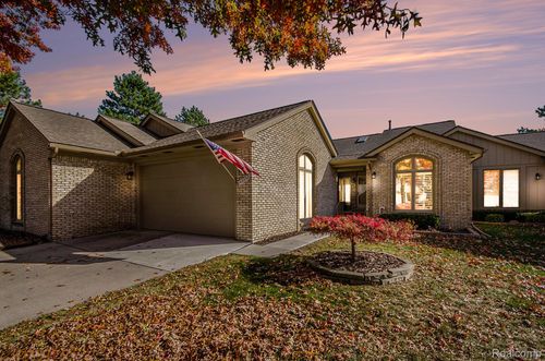 30-43053 W Kirkwood Dr, Clinton Township, MI, 48038-1220 | Card Image