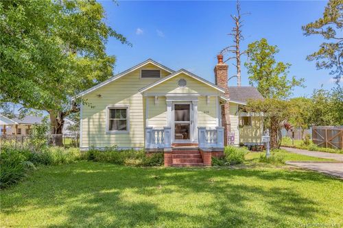 610 E Division St, Jennings, LA, 70546-6216 | Card Image