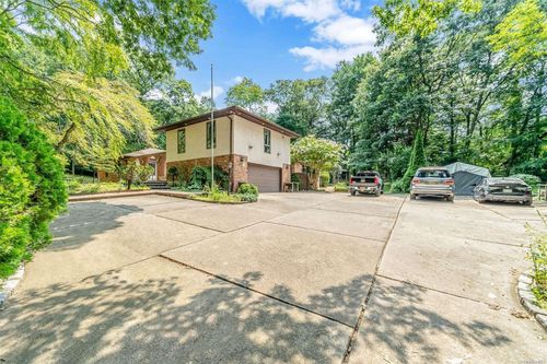 20 S Hollows Ct, East Norwich, NY, 11732 | Card Image